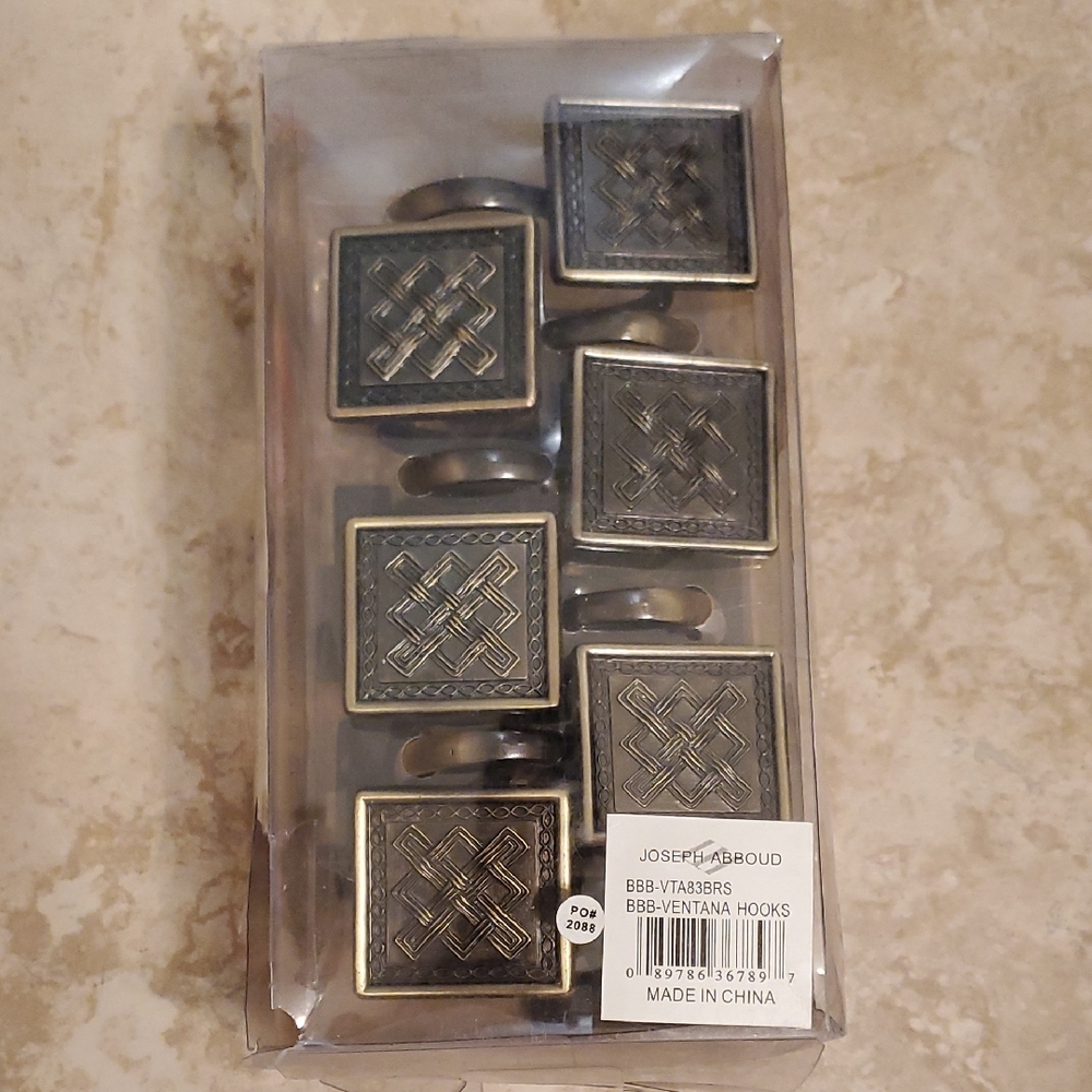 JOSEPH ABBOUD 12 PIECE SQUARE BRONZE DESIGNER SHOWER HOOK SET